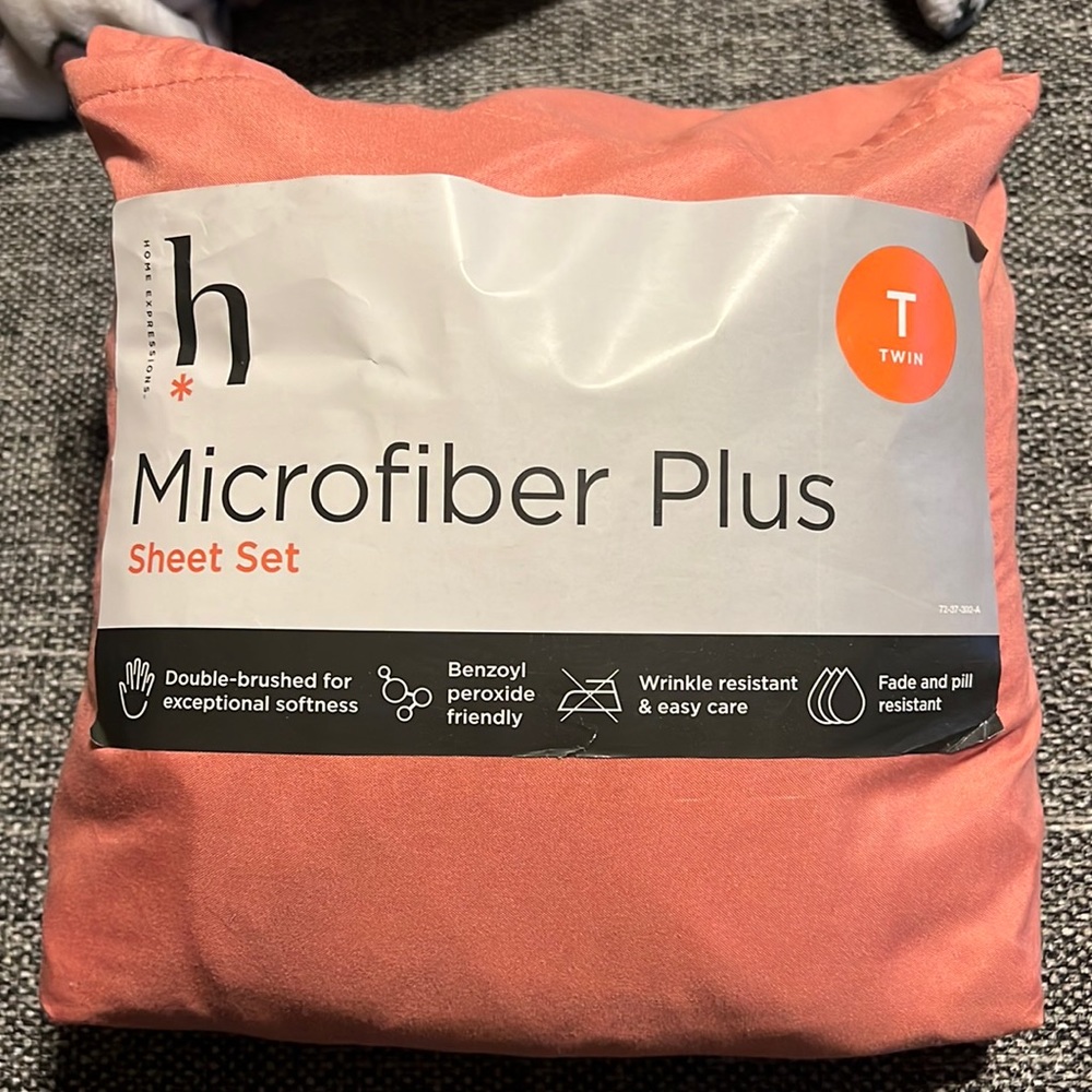 NWT Home Expressions Microfiber Plus Twin Sheet Set